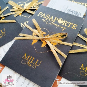 Invitaciones 15 Años Pasaporte Negro y Dorado