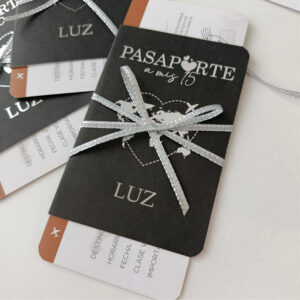 Invitaciones 15 Años Pasaporte Negro y Plateado